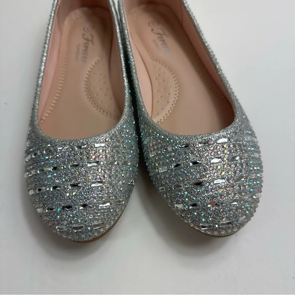 New! Forever Comfort jeweled flats